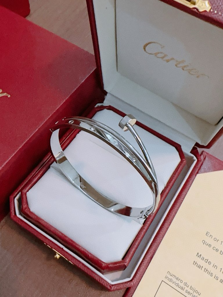 Excellent Used Condition Cartier Bracelet 395$